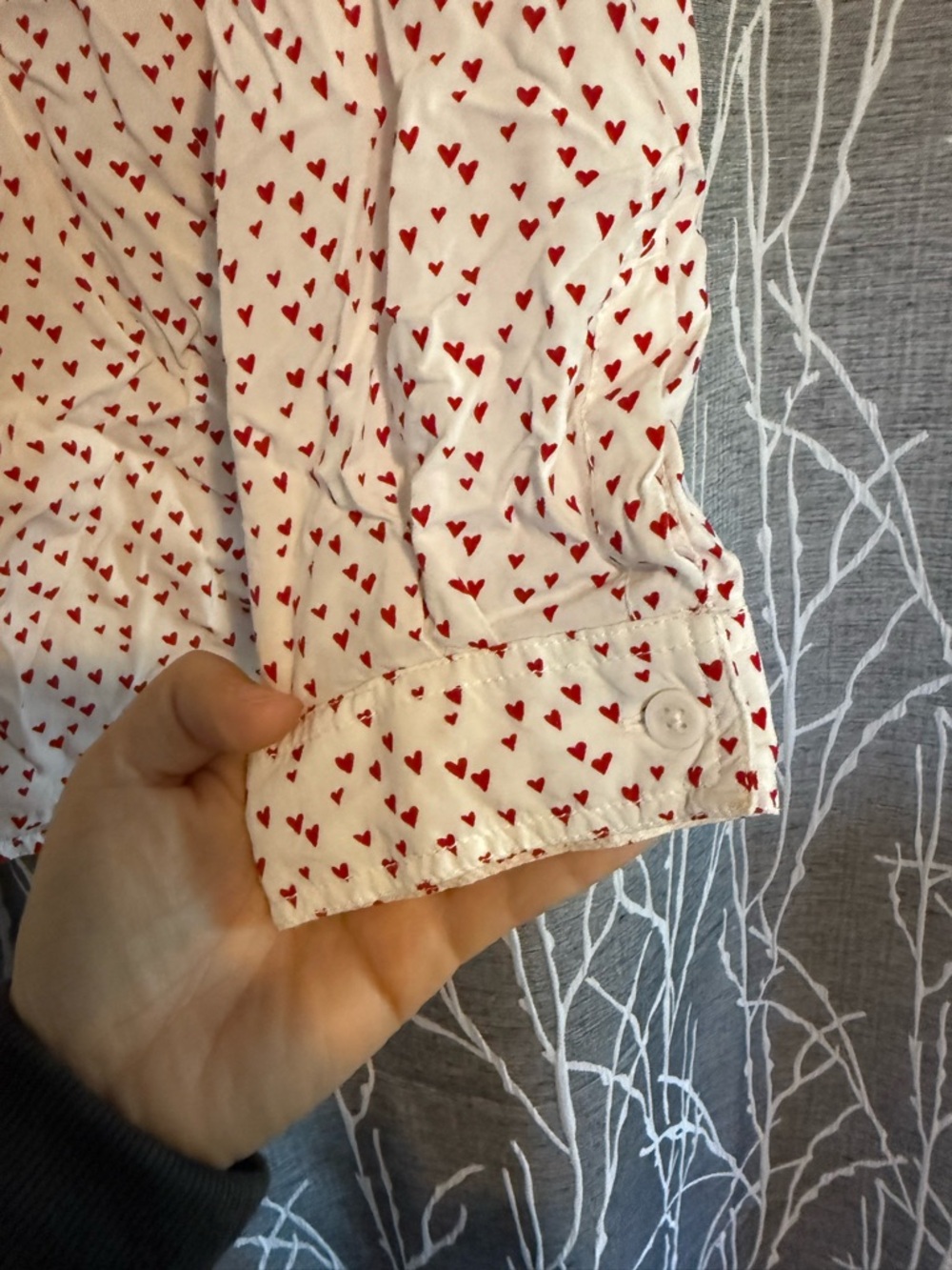 Beachlunchlounge White Button-Up Shirt with Red Heart Print size Large - Picture 3 of 5